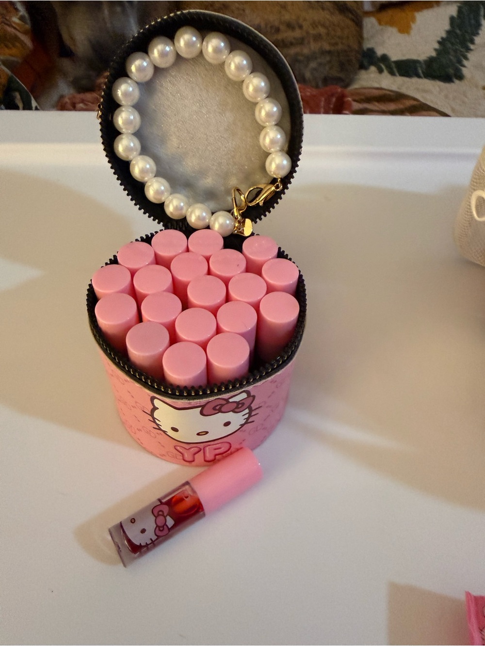 Hello Kitty Bundle - Picture 4 of 6